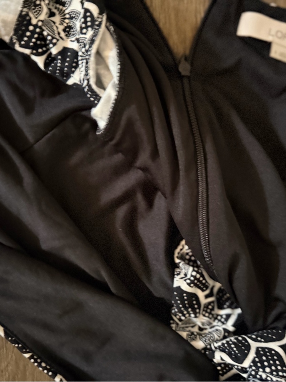 LOFT Black and White Floral V-Neck Midi Dress size 8 - Picture 7 of 8